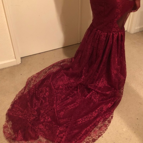 Elegant Burgandy Sexy Evening Gown - Picture 4 of 4